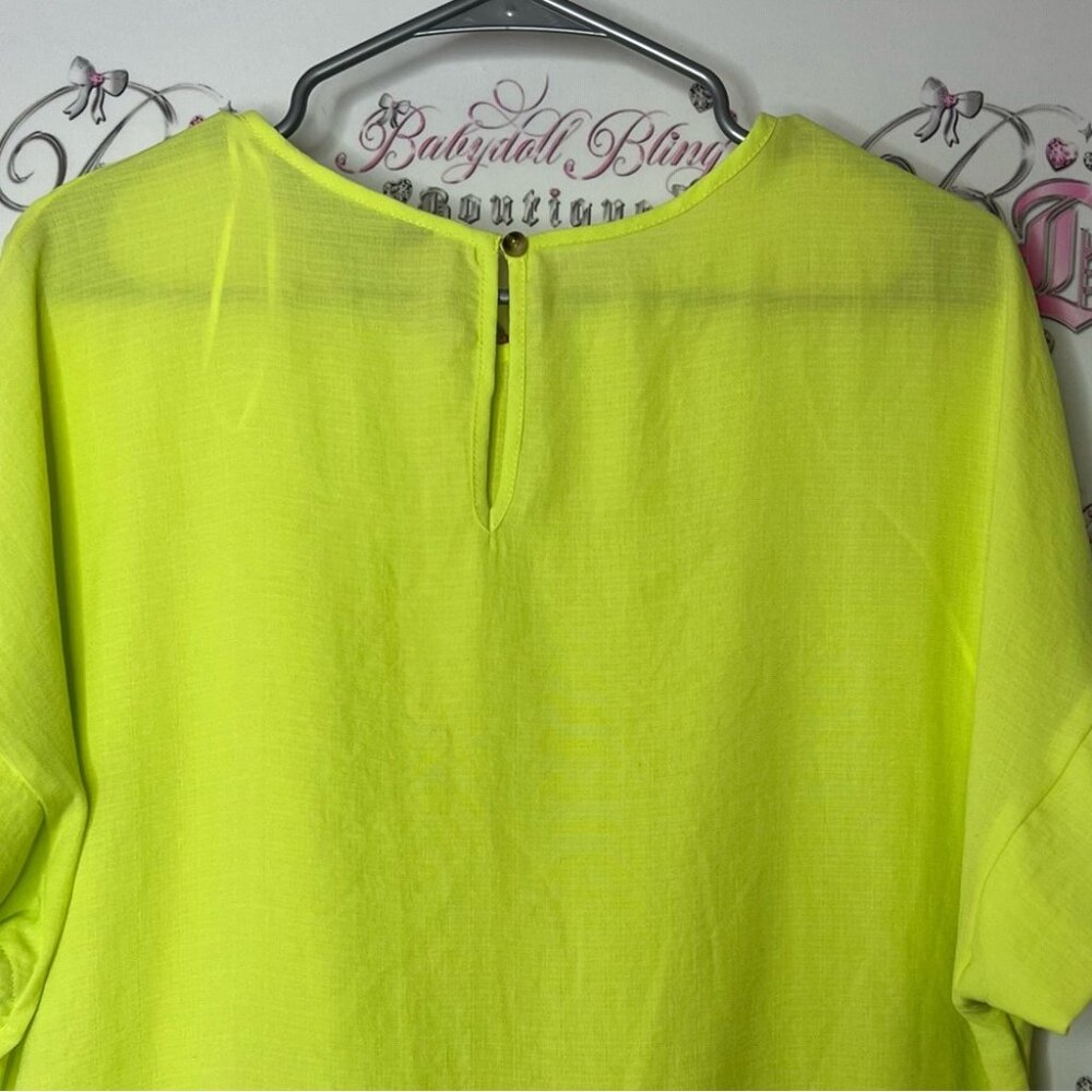 F&F blouse short sleeve lightweight key hole opening back Lime Green Top - Picture 5 of 6